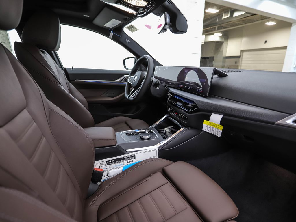 Thumbnail: 2026 BMW i4 - 30