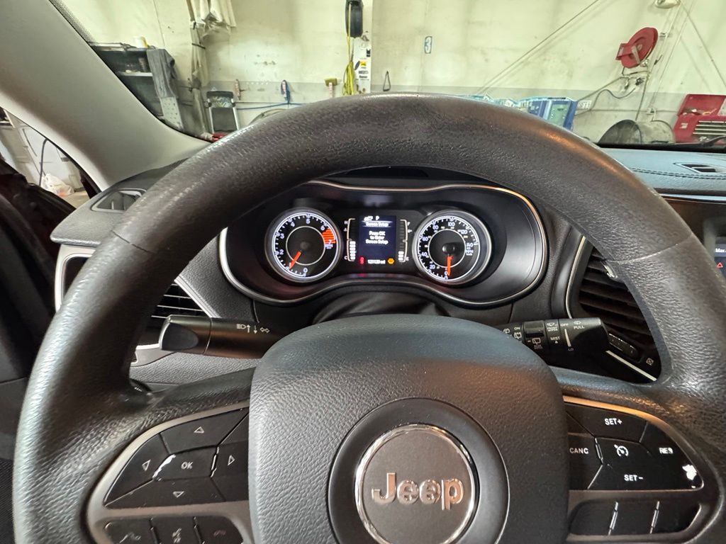 Used 2019 Jeep Cherokee SUV