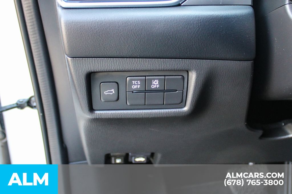 Used 2018 White Mazda Touring image 29