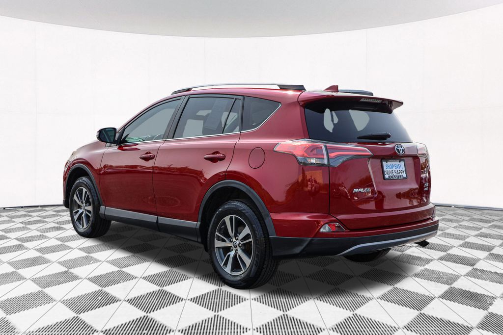 2018 Toyota RAV4 XLE 11