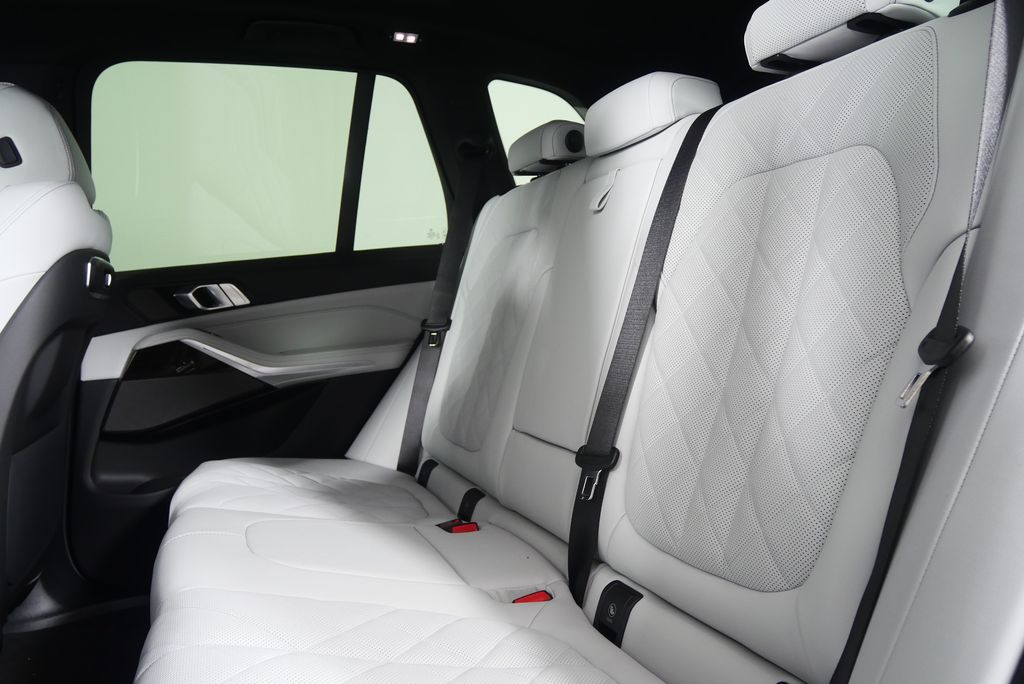 Thumbnail: 2026 BMW X5 - 15