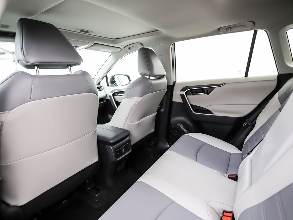 Thumbnail: 2023 Toyota RAV4 - 19