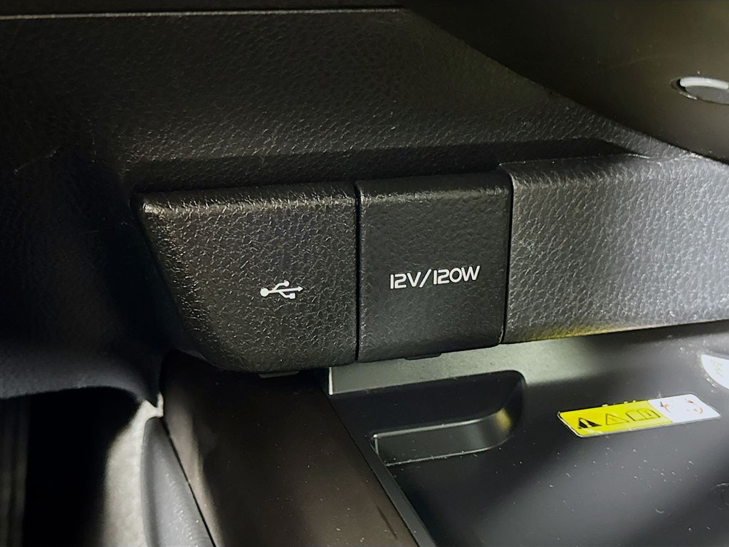 2023 Toyota Camry XSE - Photo 18