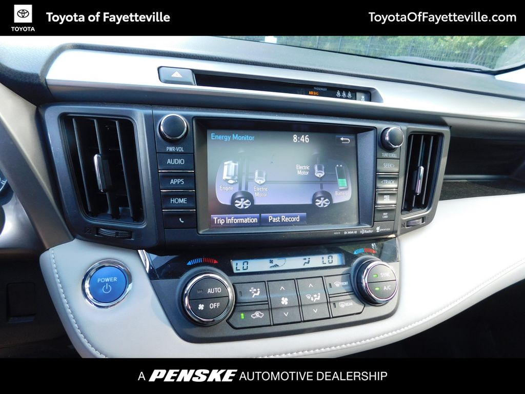 2018 Toyota RAV4 XLE 10