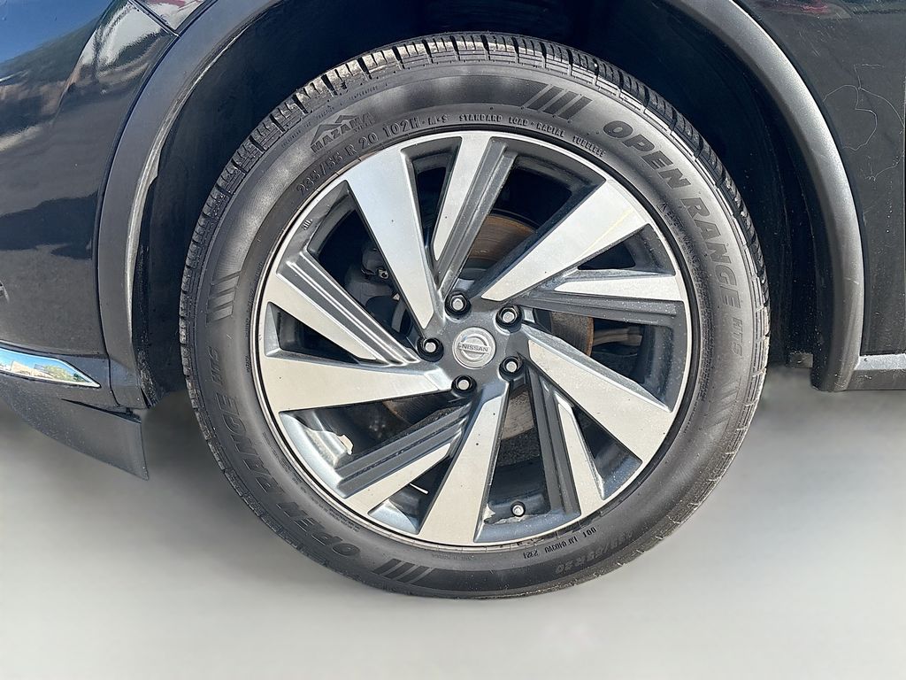 Used 2016 Black Nissan Platinum image 32