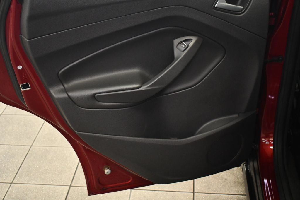 Thumbnail: 2013 Ford C-Max - 28