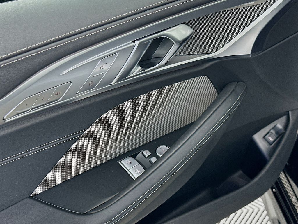 Thumbnail: 2025 BMW 8 Series - 18