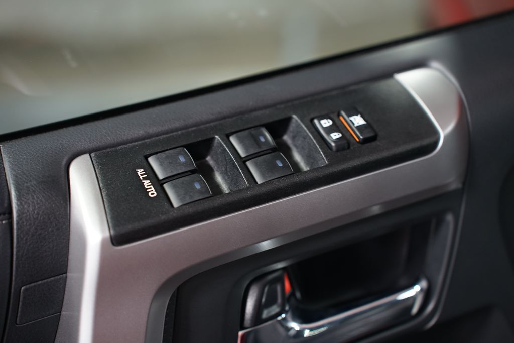 2022 Toyota 4Runner SR5 32