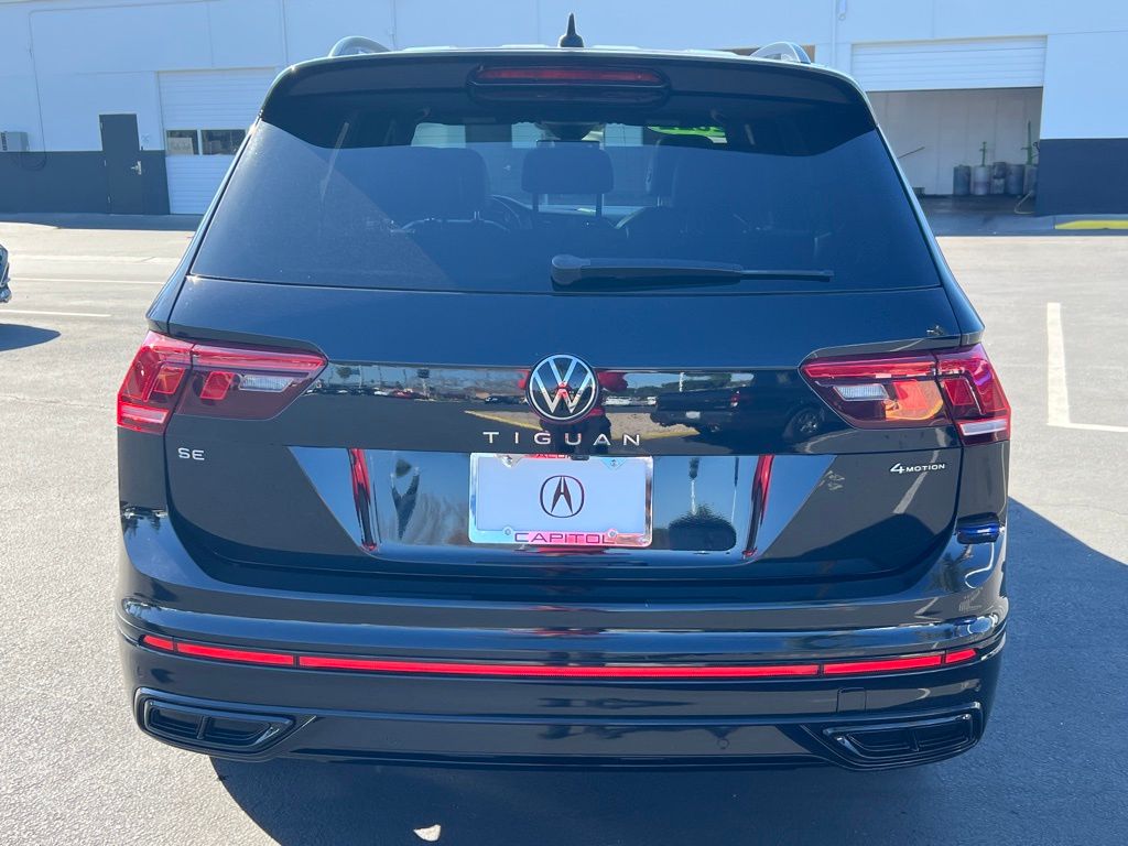 Thumbnail: 2022 Volkswagen Tiguan - 10