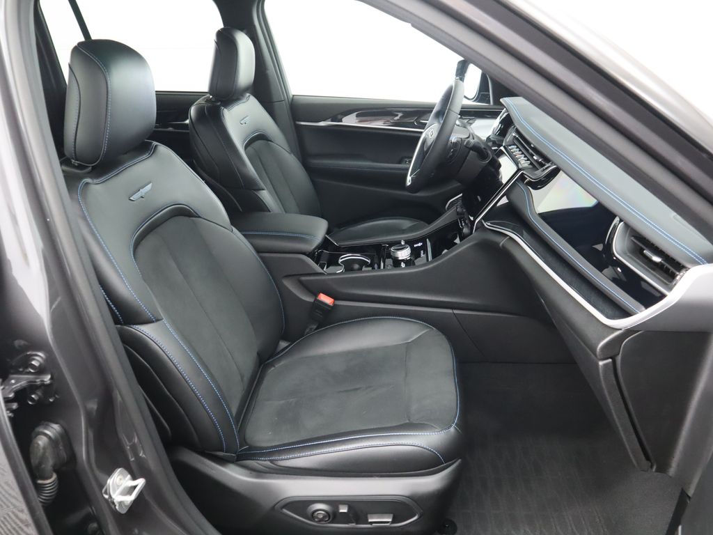 Thumbnail: 2022 Jeep Grand Cherokee - 21