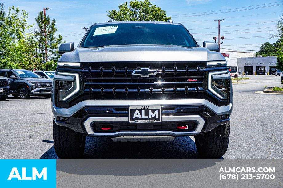 Used 2025 Gray Chevrolet Z71 image 10