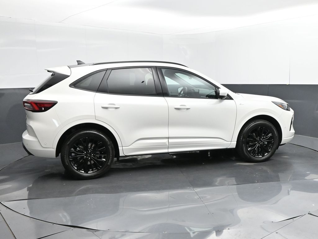 2024 Ford Escape ST-Line Elite