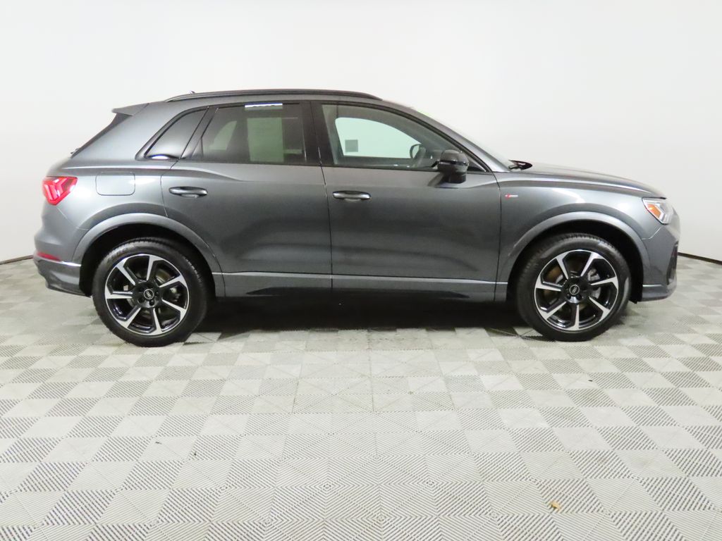 Thumbnail: 2025 Audi Q3 - 6