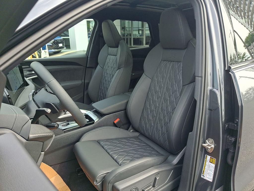 Thumbnail: 2026 Audi SQ5 - 10