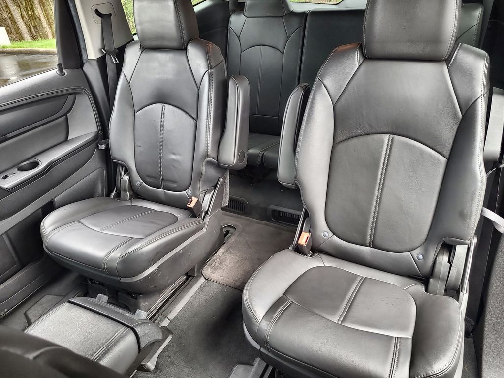 2016 Chevrolet Traverse LT 21