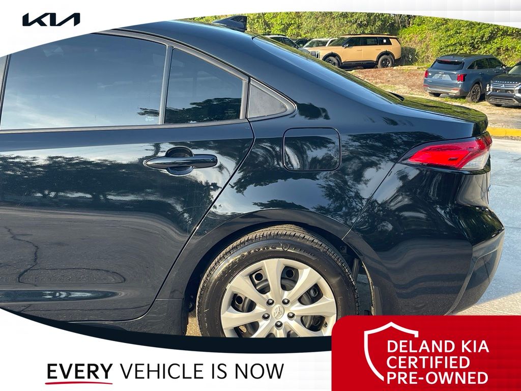 2025 Toyota Corolla LE - Photo 13