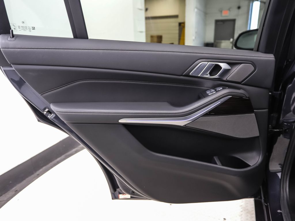 Thumbnail: 2020 BMW X7 - 20