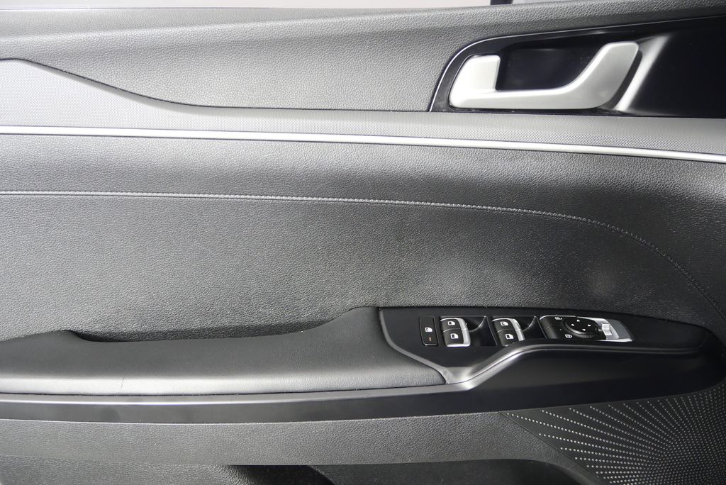 Thumbnail: 2021 Kia K5 - 9
