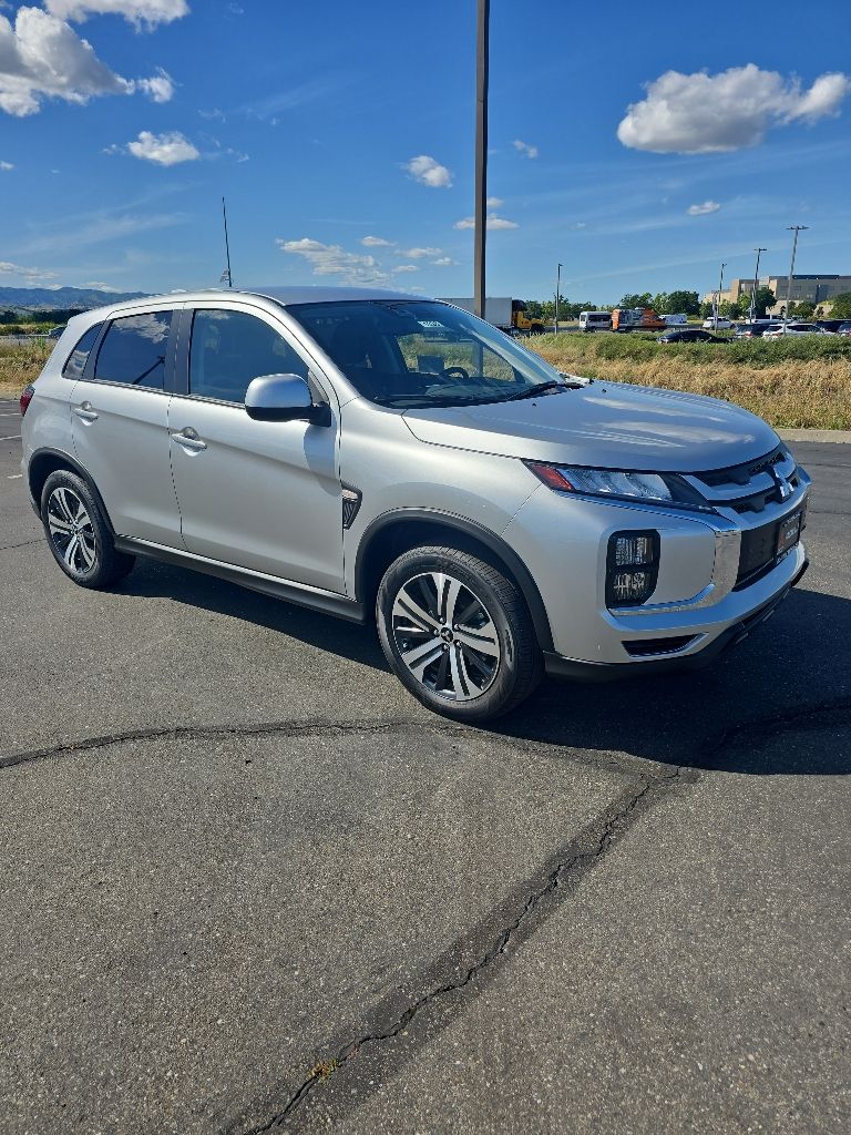 2026 Mitsubishi Outlander Sport 2.0 ES AWC CVT's photo