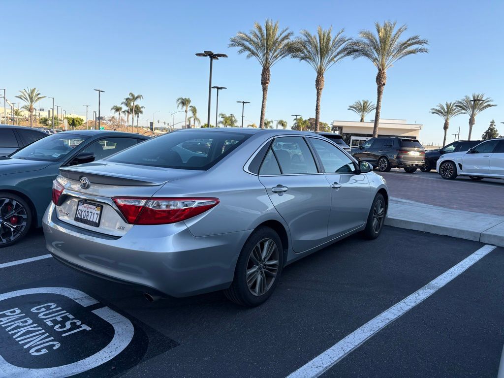 2016 Toyota Camry SE 5