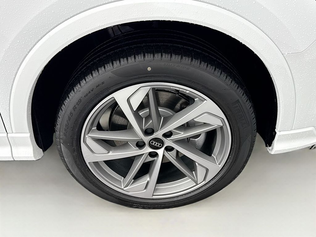 Thumbnail: 2025 Audi Q3 - 31