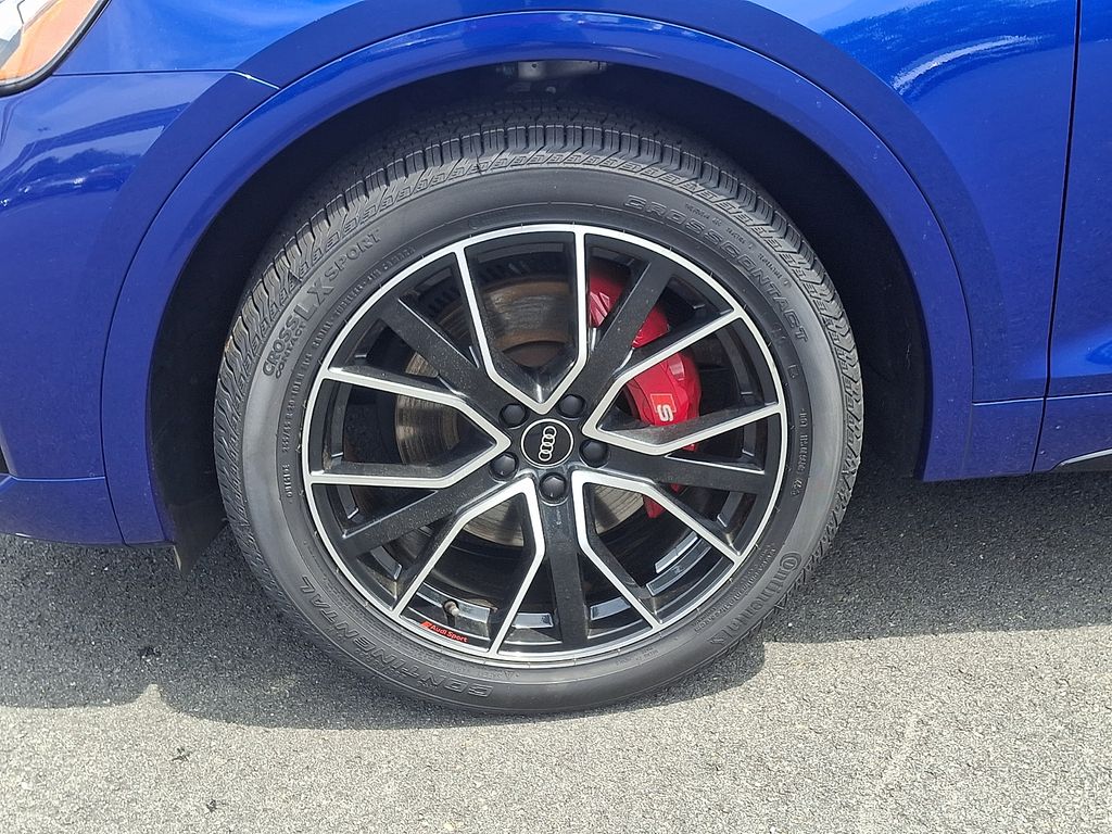 Thumbnail: 2023 Audi SQ5 - 8