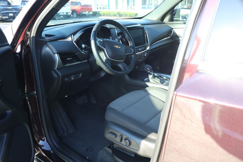 Thumbnail: 2023 Chevrolet Traverse - 12