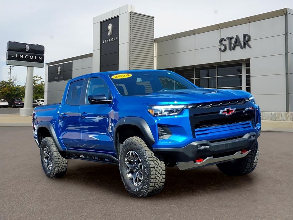 Glacier Blue Metallic 2024 Chevrolet Colorado ZR2 Crew Cab 4WD Pickup Truck Four-Wheel Drive 8-Speed Automatic
