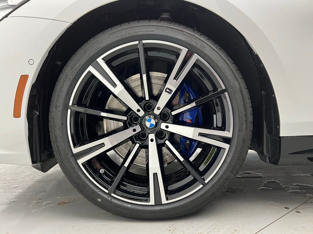 2025 BMW 5 Series 530i 23