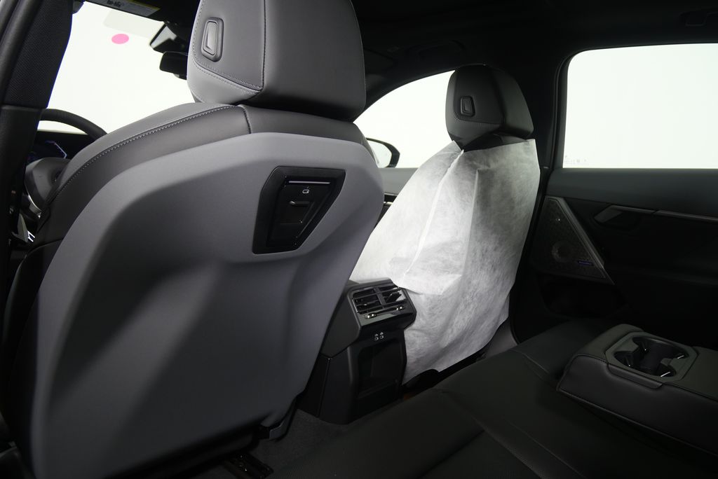 Thumbnail: 2026 BMW 5 Series - 18