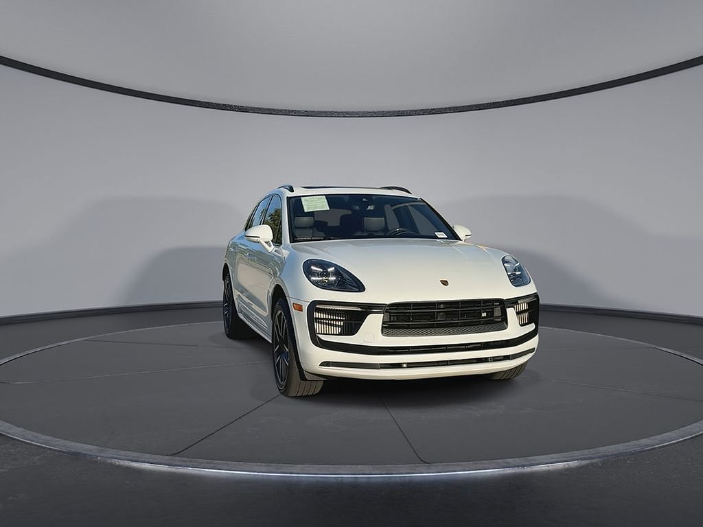 Thumbnail: 2022 Porsche Macan - 3