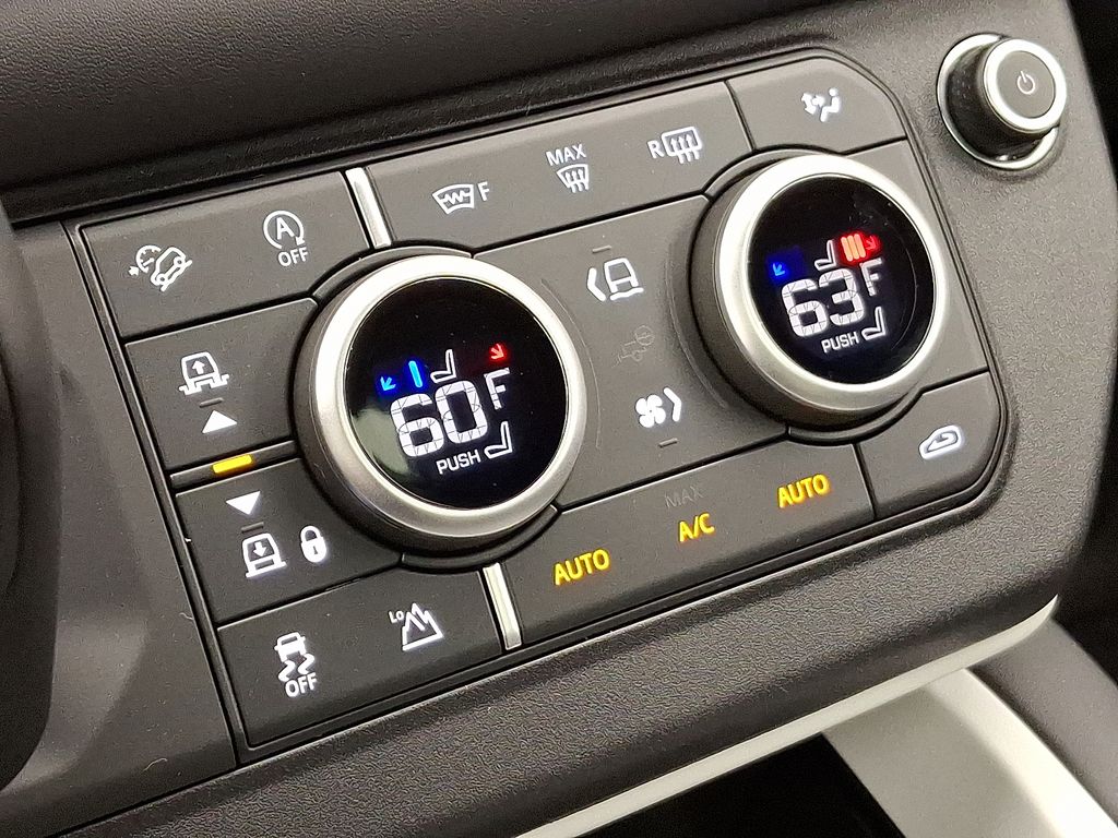 2025 Land Rover Defender 110 10