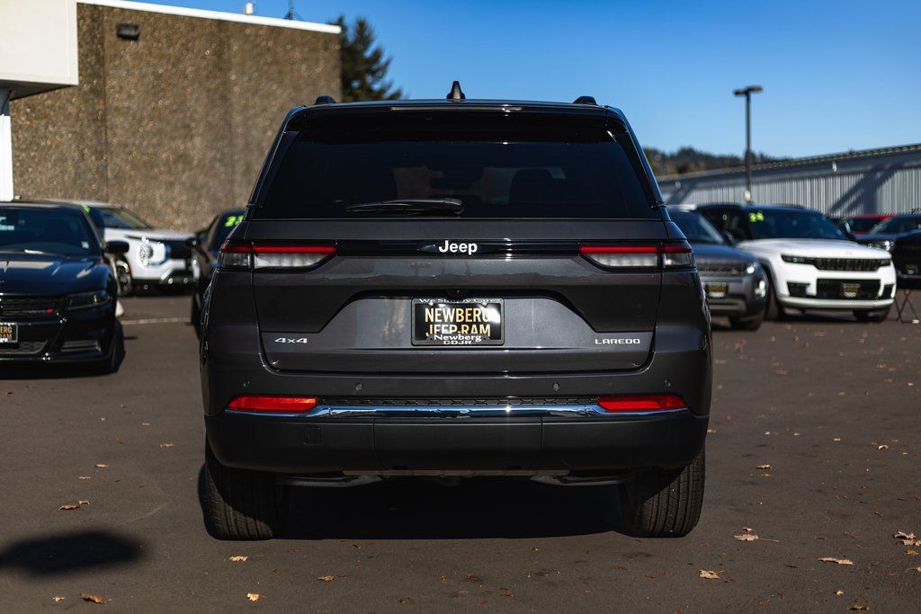 2025 Jeep Grand Cherokee Laredo X thumbnail 9