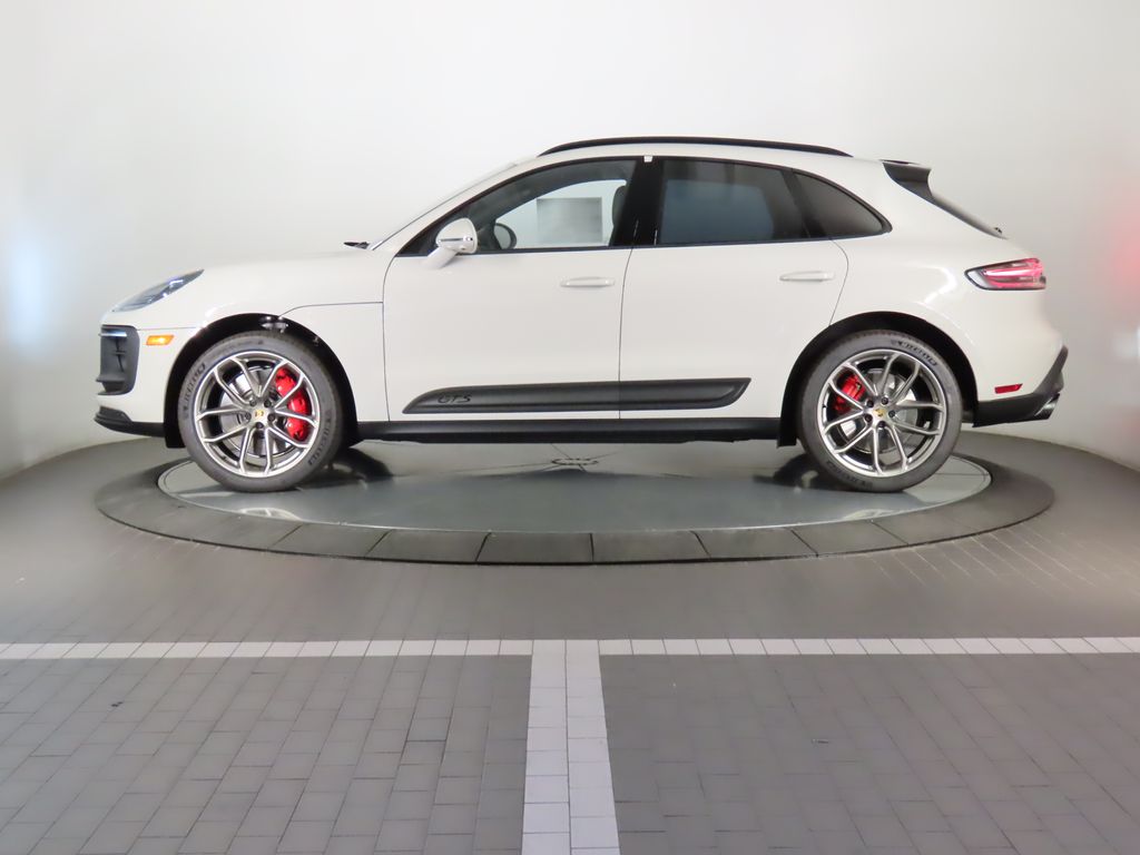 2024 Porsche Macan GTS 2