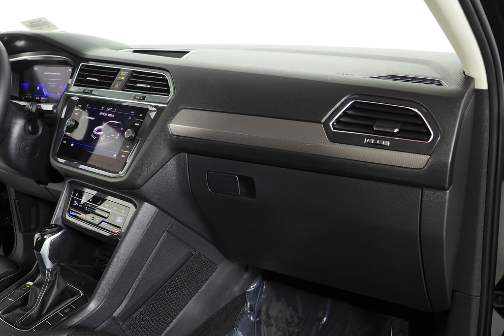 Thumbnail: 2023 Volkswagen Tiguan - 14