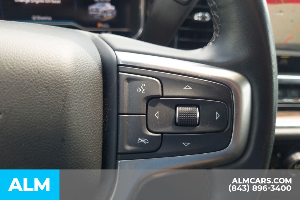 Used 2025 White Chevrolet LT image 9