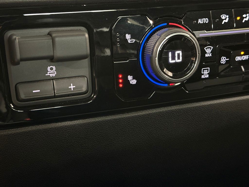 Photo 4 of 2026 Chevrolet Silverado 1500 RST