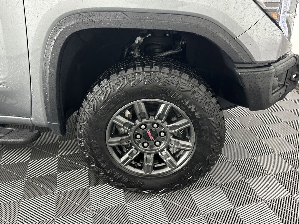 2024 GMC Sierra 1500 AT4X 10