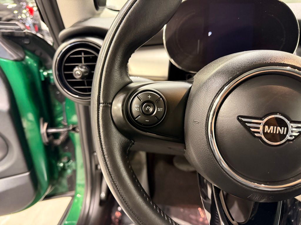 Thumbnail: 2021 MINI Cooper Hardtop - 13