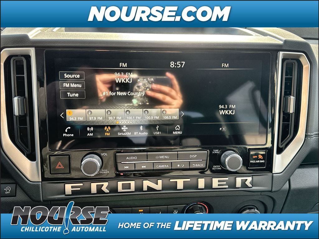 2025 Nissan Frontier SV photo