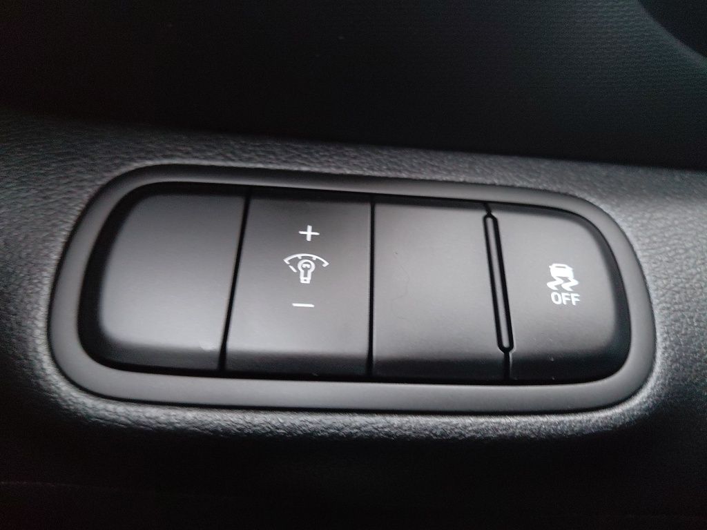 Thumbnail: 2023 Hyundai Venue - 32