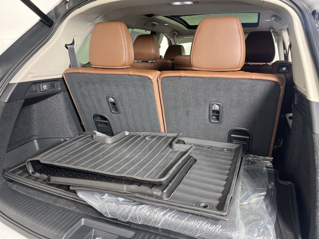 Thumbnail: 2022 Acura MDX - 23