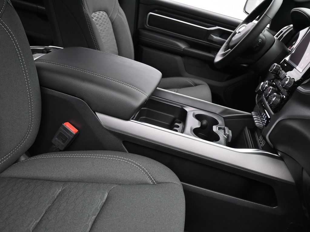 Used 2025 Diamond Black Crystal Pearlcoat Ram Big Horn/Lone Star image 22