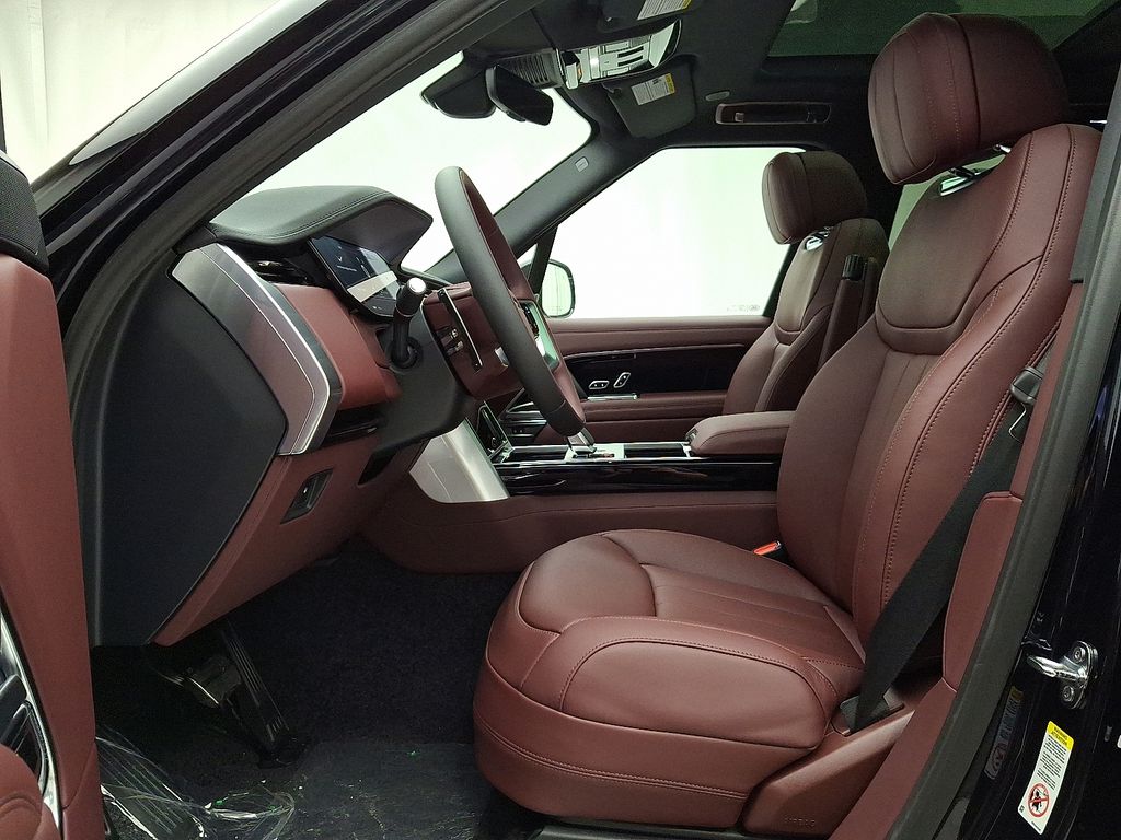 2025 Land Rover Range Rover SE 8