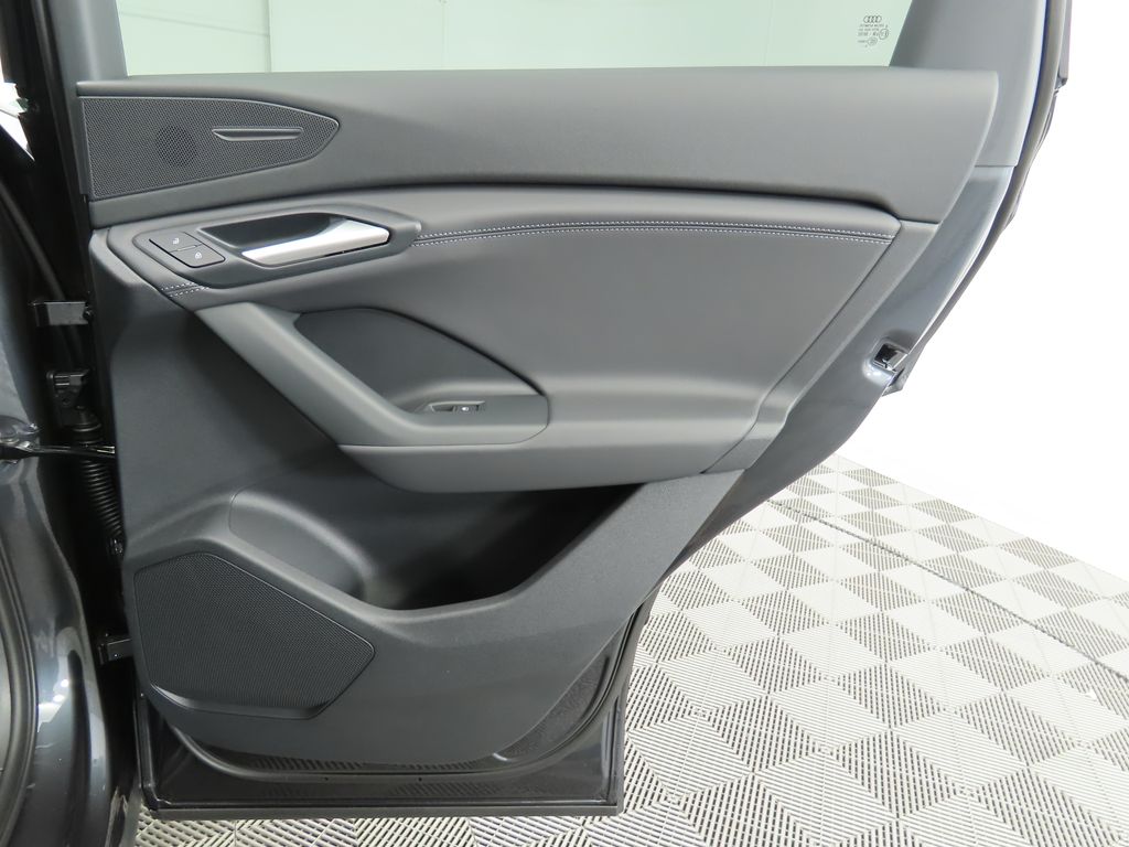 2025 Audi Q6 e-tron Premium 29