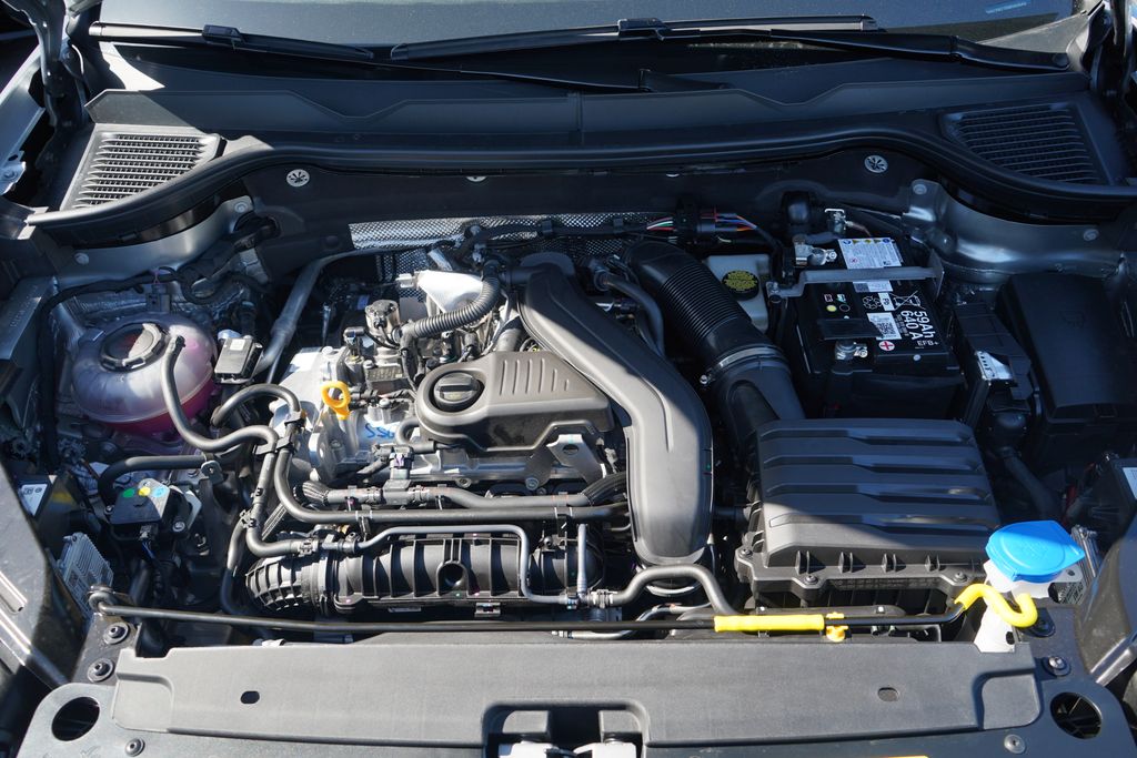 Thumbnail: 2025 Volkswagen Taos - 12