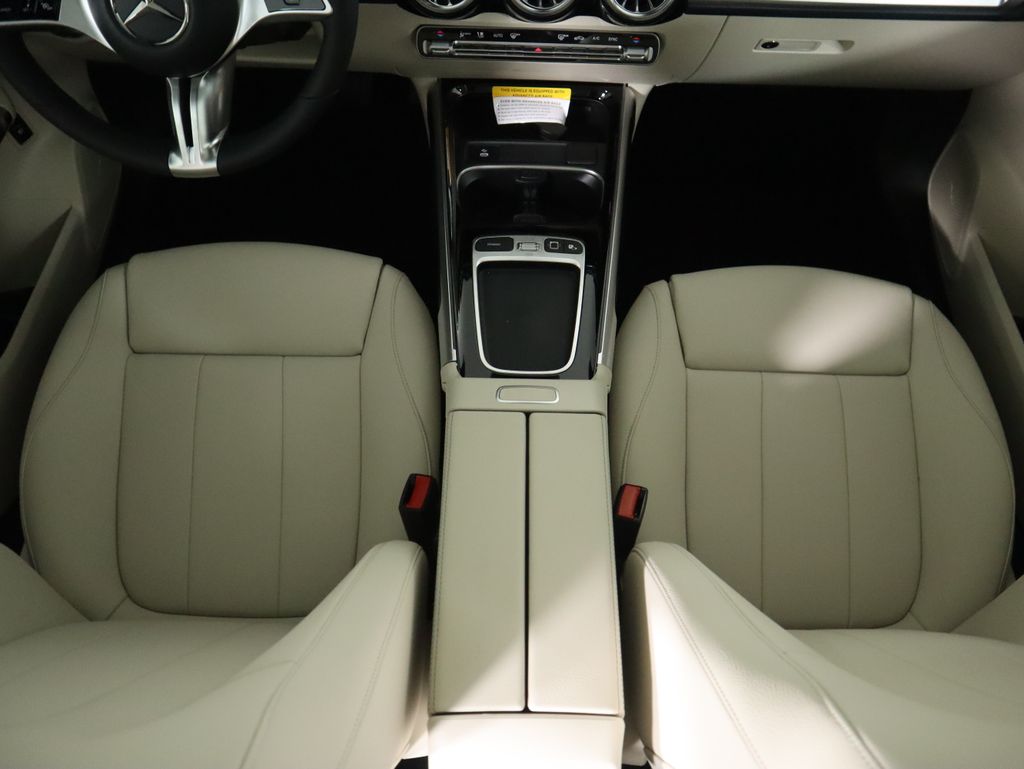 Thumbnail: 2026 Mercedes-Benz GLB - 17