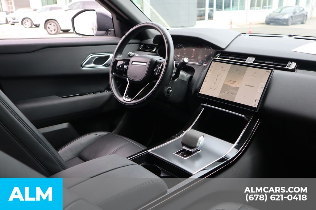 Used 2024 Silver Land Rover Dynamic SE image 23