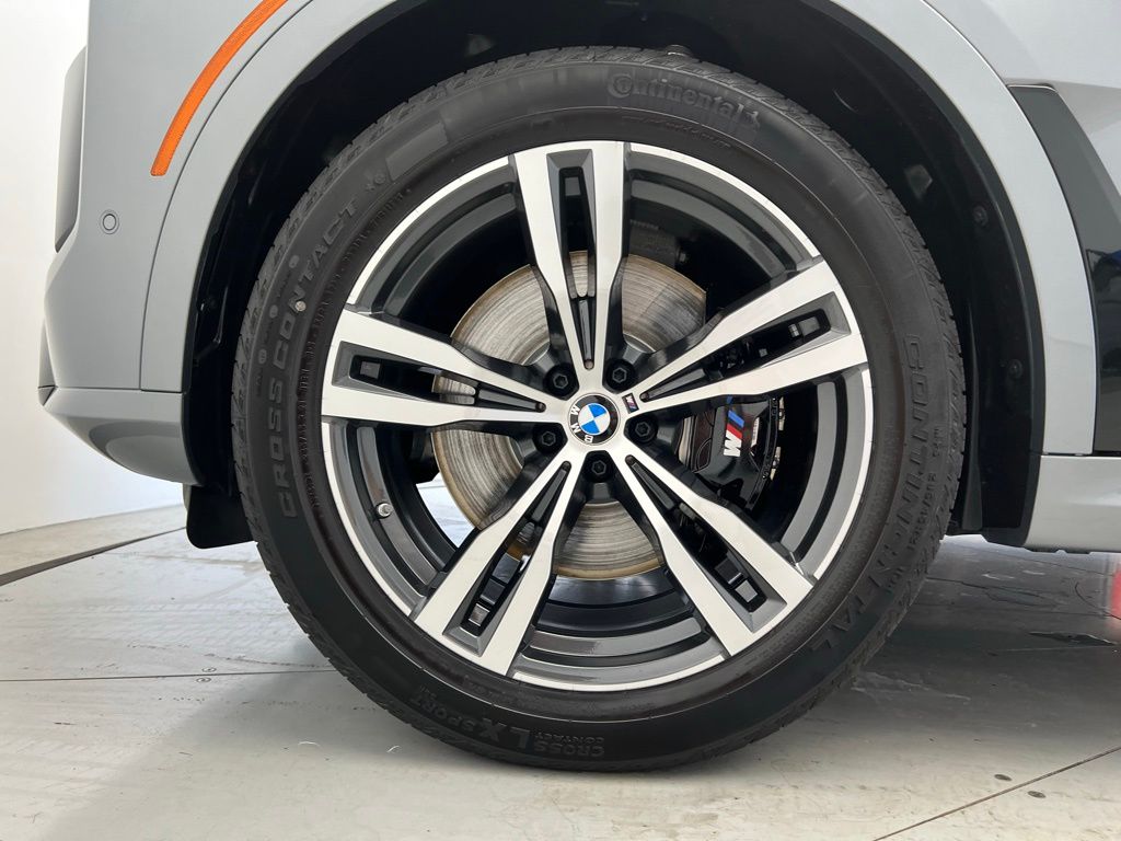 Thumbnail: 2026 BMW X7 - 23