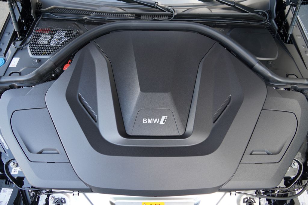 Thumbnail: 2026 BMW i4 - 21